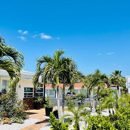 Siesta Inn Sarasota - Indian Beach Екстер'єр фото