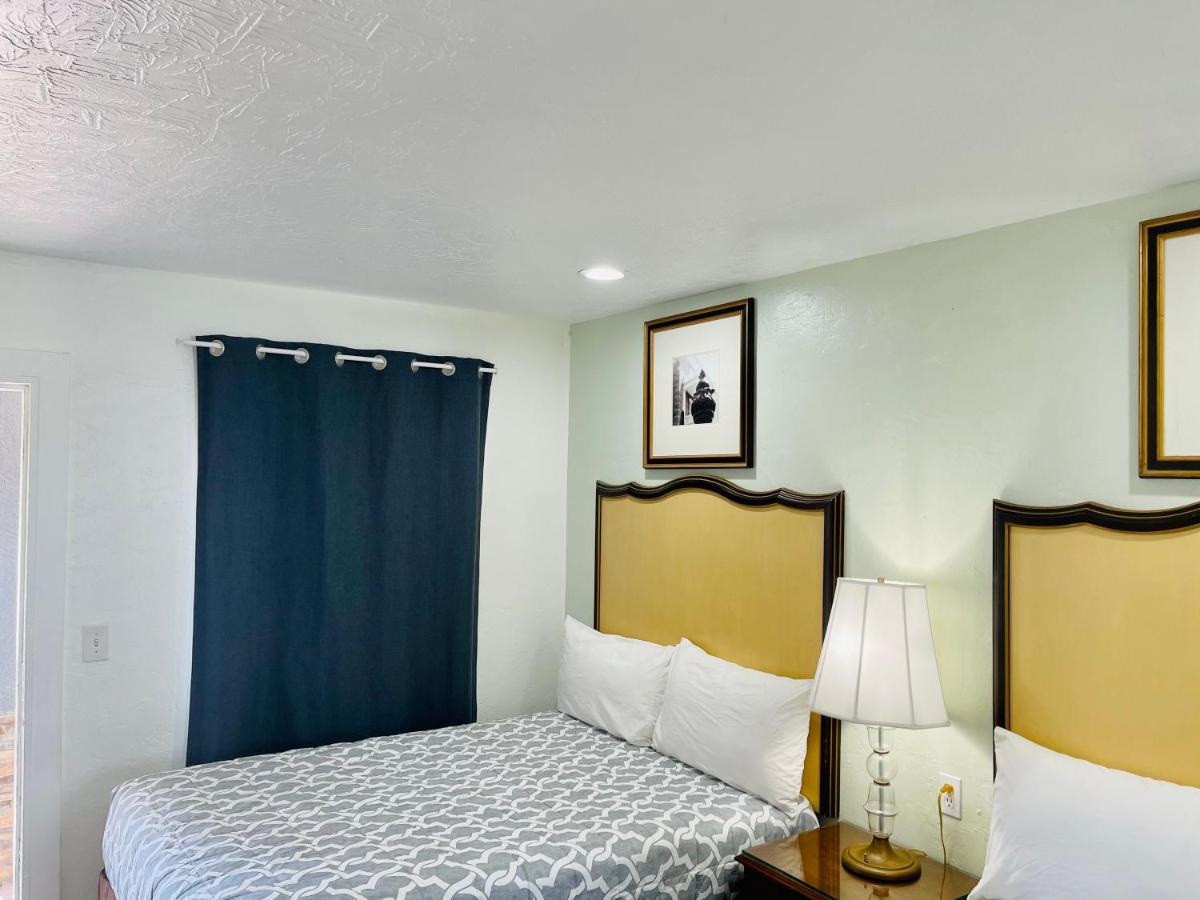 Siesta Inn Sarasota - Indian Beach Екстер'єр фото